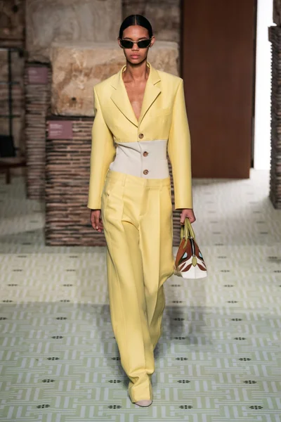 Look 24